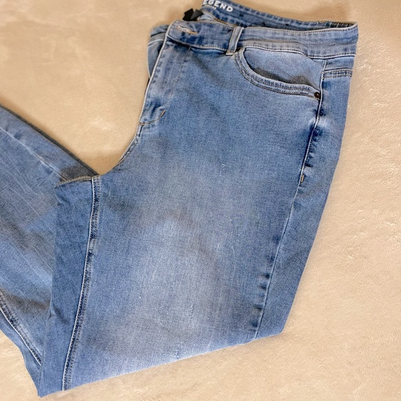 Love & Legend Frayed Hem Skinny Jeans - Size 20 - Picture 2 of 13